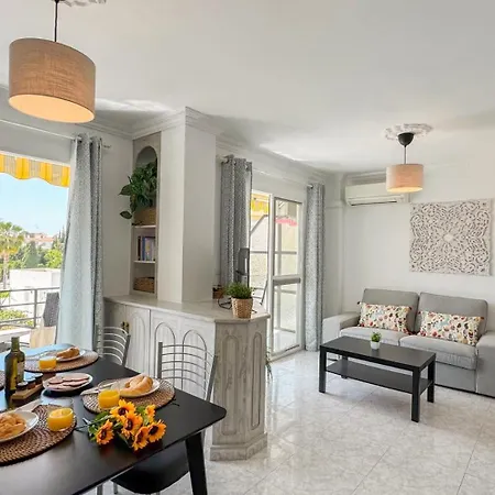 Apartment Hawaii 1st Floor Burriana, Nerja
